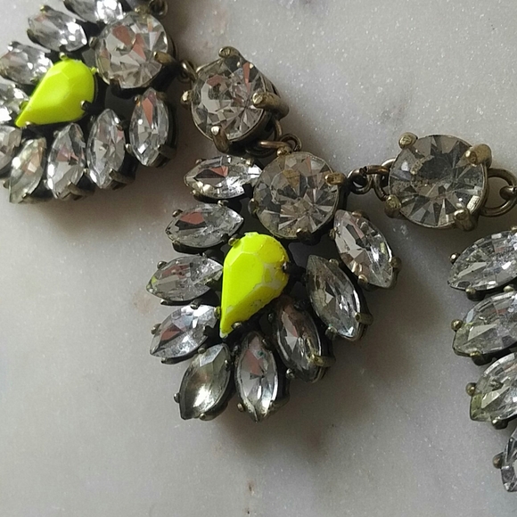 J.CREW - neon green crystal statement necklace - Picture 4 of 4
